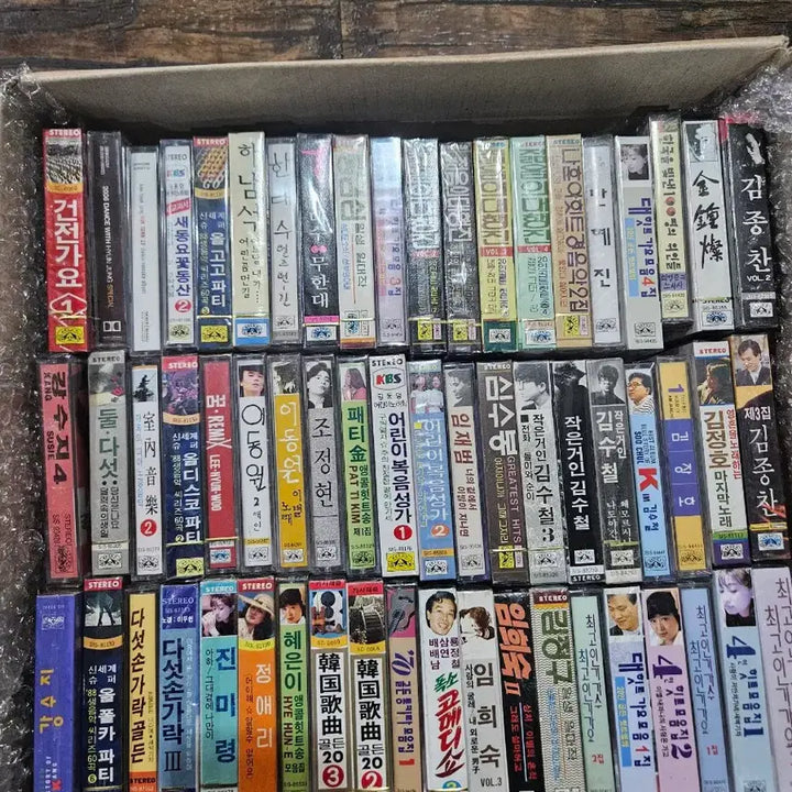 [BUNJANG] Various Cassette Tape Bundle Set (60pcs) / 다양한 카세트 테이프 모음 가요 미개봉60장 입니다