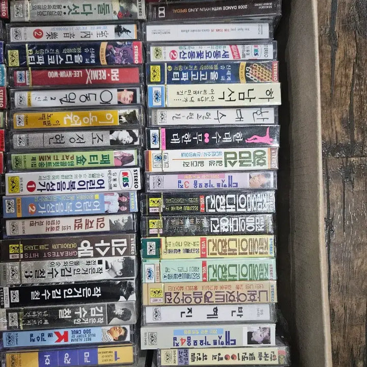 [BUNJANG] Various Cassette Tape Bundle Set (60pcs) / 다양한 카세트 테이프 모음 가요 미개봉60장 입니다