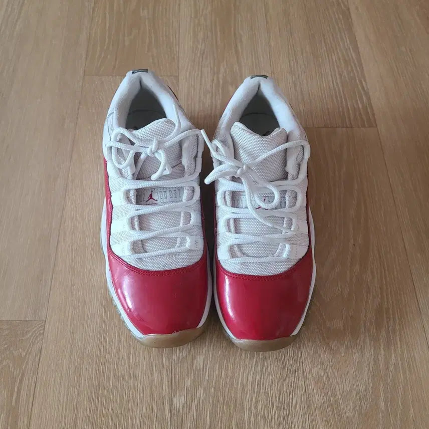 [BUNJANG] Nike Air Jordan 11 Low Varsity Red Sneakers / 나이키 운동화 신발 에어 조던 11 로우 바시티 레드 새상품