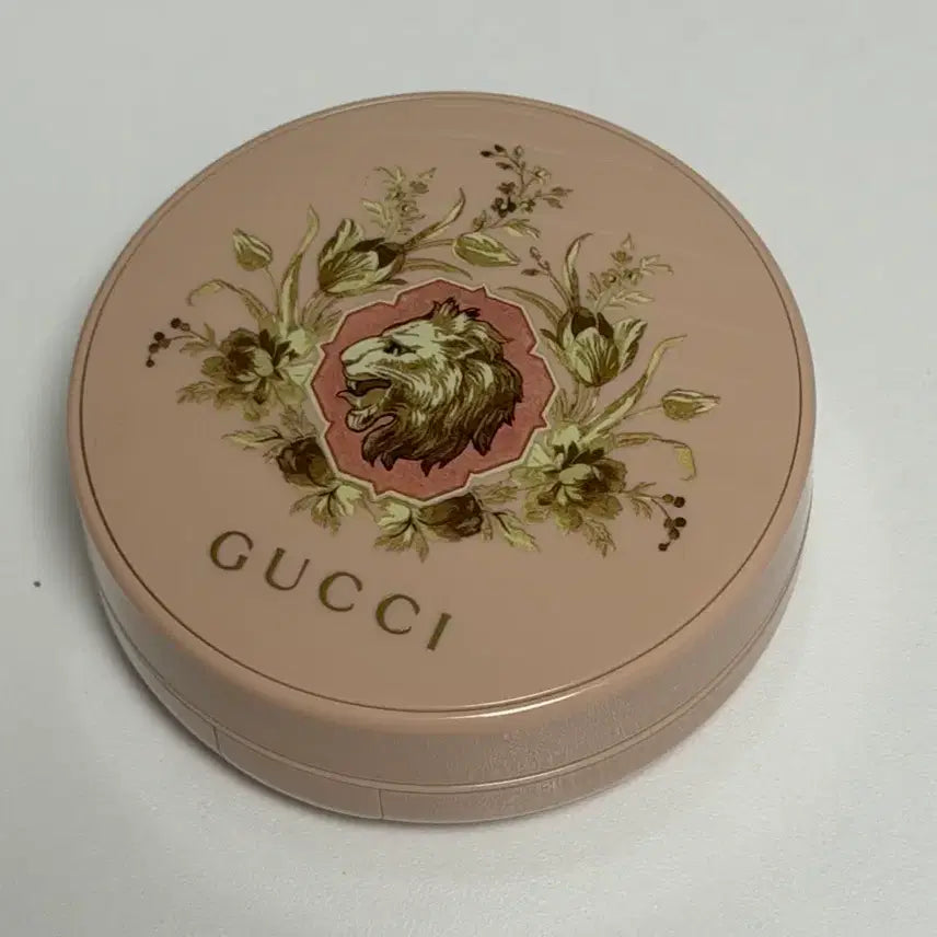 [BUNJANG] Gucci Cushion De Beauté 04 / 구찌 쿠션 드 보떼 04