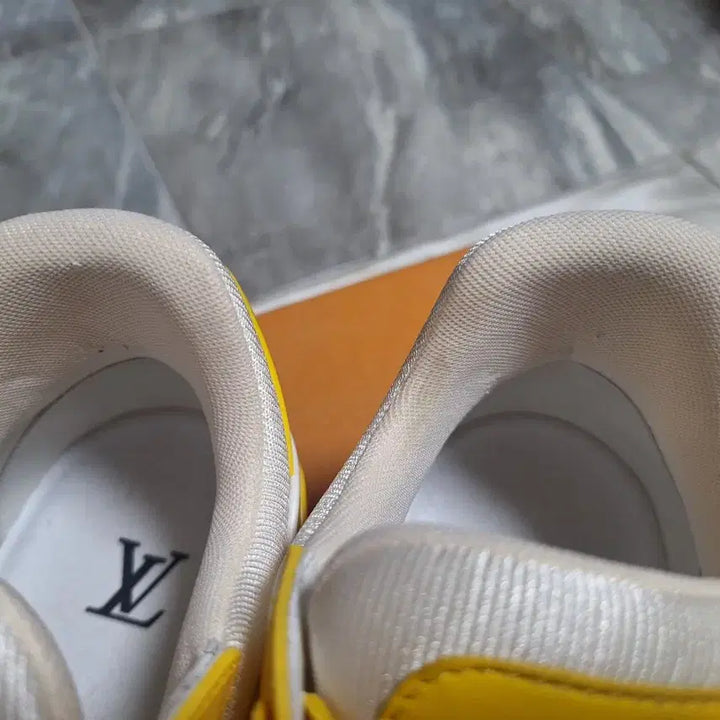 [BUNJANG] Louis Vuitton LV Trainer Sneakers (Yellow) - Size 7 / 루이비통 LV트레이너 스니커즈 7사이즈