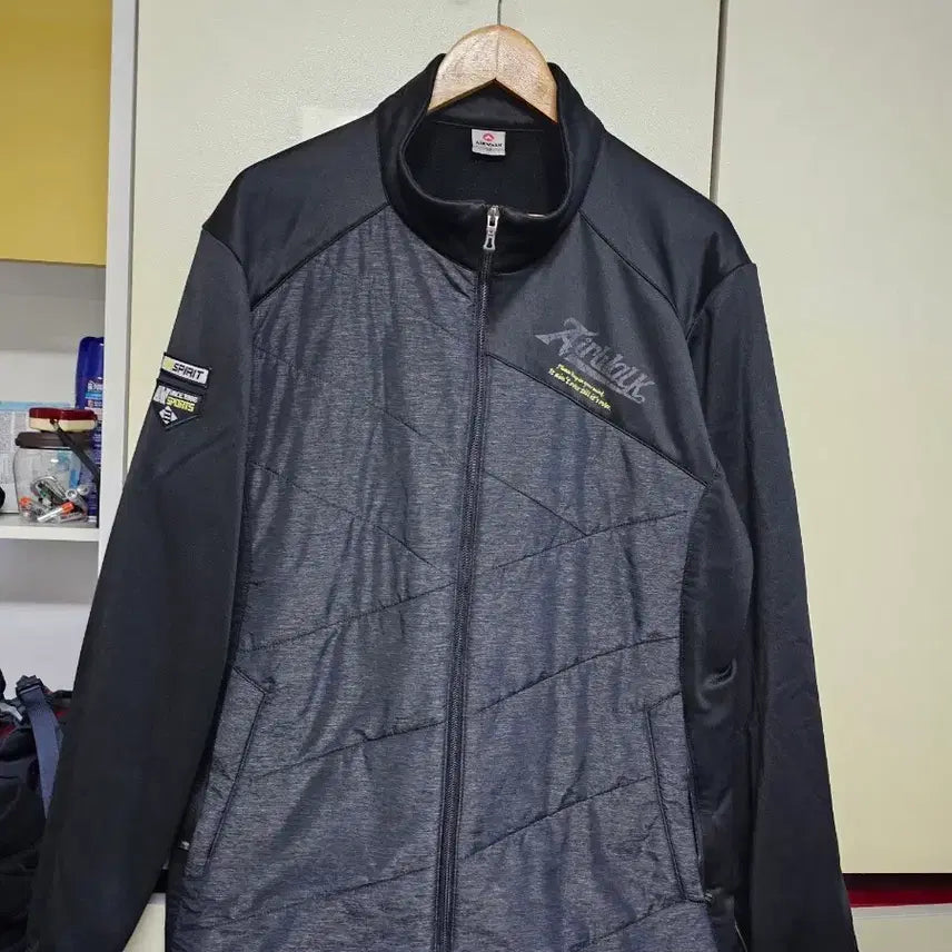 [BUNJANG] Airwalk Fleece Lined Zip-up Jacket - Black 110 / 에어워크  스포츠 기모 집업 자켓  블랙 110