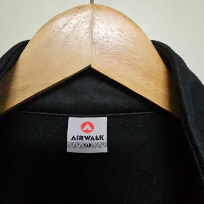 [BUNJANG] Airwalk Fleece Lined Zip-up Jacket - Black 110 / 에어워크  스포츠 기모 집업 자켓  블랙 110