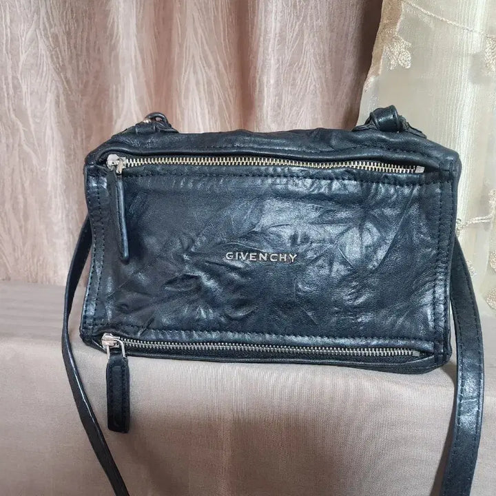 [BUNJANG] Givenchy Pandora Mini Cube Bag / 지방시 판도라 블랙  미니 큐브백
