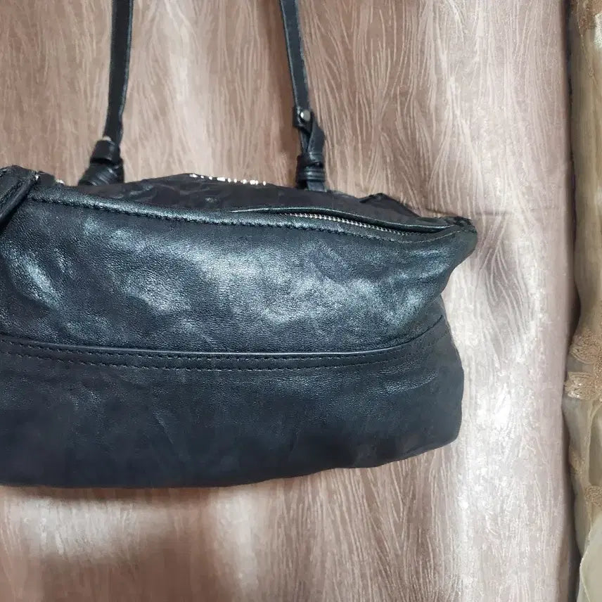 [BUNJANG] Givenchy Pandora Mini Cube Bag / 지방시 판도라 블랙  미니 큐브백