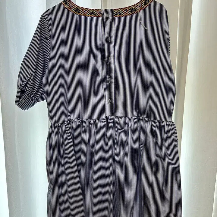[BUNJANG] Striped Embroidered Dress / 스트라이프 자수 원피스