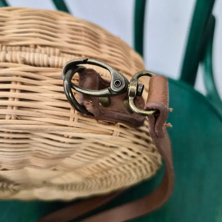 [BUNJANG] Rattan Round Crossbody Bag / 라탄 원형 크로스백 가방