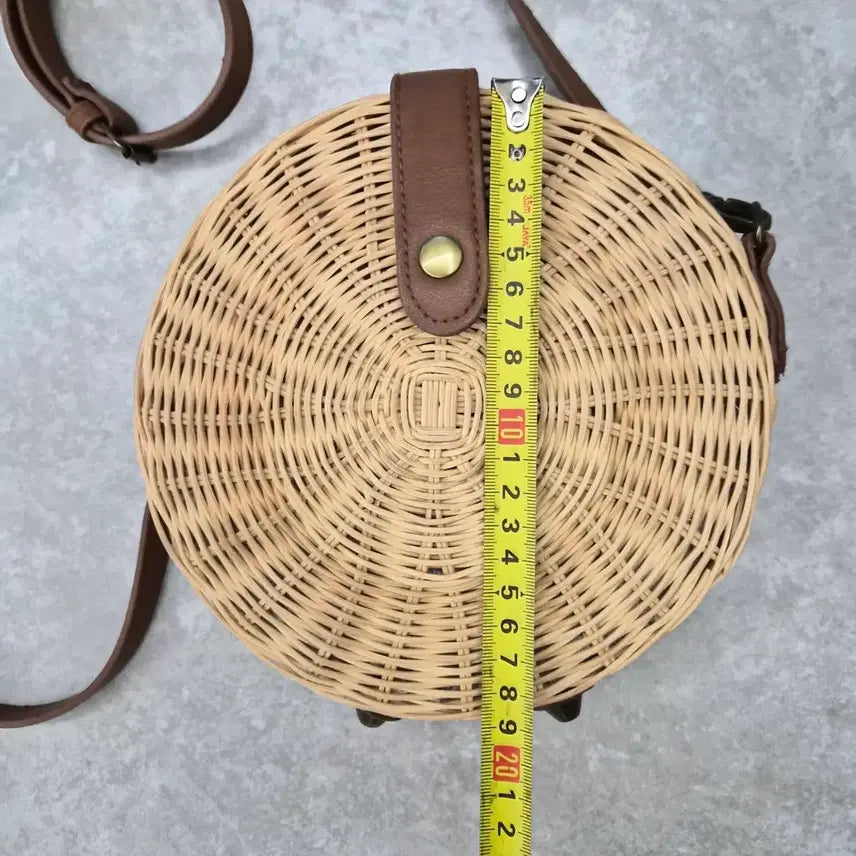 [BUNJANG] Rattan Round Crossbody Bag / 라탄 원형 크로스백 가방
