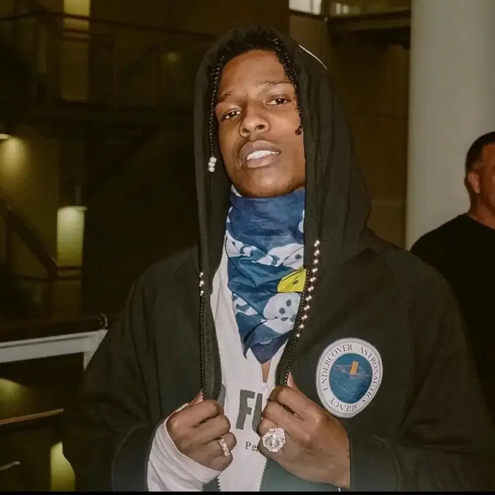 [BUNJANG] Undercover Astronautics Agency Sweater / [4]언더커버 우주인 맨투맨 팝니다