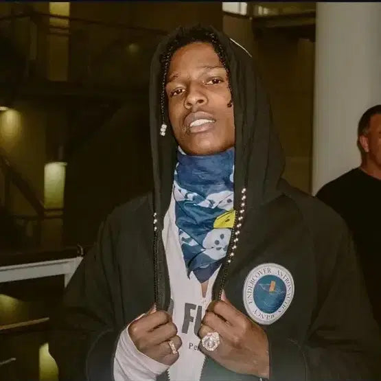 [BUNJANG] Undercover Astronautics Agency Sweater / [4]언더커버 우주인 맨투맨 팝니다