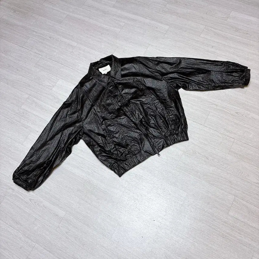 [BUNJANG] Un Out Fit Crack Coating Collar Windbreaker Black M Size / [언아웃핏] 크랙 코팅 카라 바람막이 블랙 M사이즈