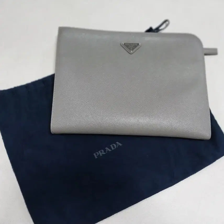 [BUNJANG] Prada Saffiano Document Holder Clutch (Gray) / 프라다 사피아노 도큐먼트 홀더 클러치(그레이)