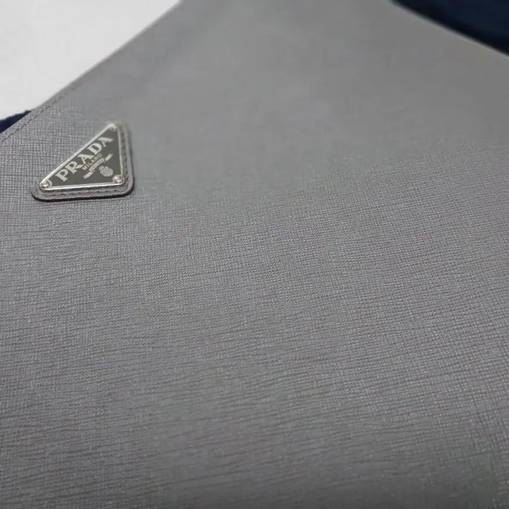 [BUNJANG] Prada Saffiano Document Holder Clutch (Gray) / 프라다 사피아노 도큐먼트 홀더 클러치(그레이)