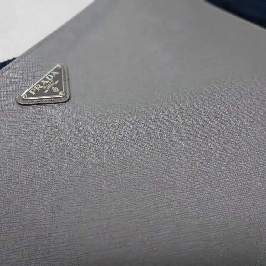 [BUNJANG] Prada Saffiano Document Holder Clutch (Gray) / 프라다 사피아노 도큐먼트 홀더 클러치(그레이)
