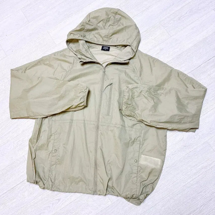 [BUNJANG] Musinsa Lightweight Windbreaker Jacket (Size M) / 새것 > 무신사 초경량 바람막이 점퍼 M사이즈