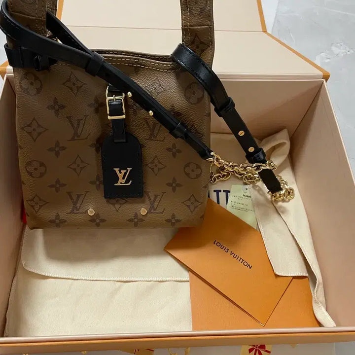 [BUNJANG] Louis Vuitton Atlantis BB Monogram Handbag / 루이비통 아틀란티스 BB 모노그램