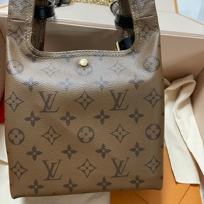 [BUNJANG] Louis Vuitton Atlantis BB Monogram Handbag / 루이비통 아틀란티스 BB 모노그램