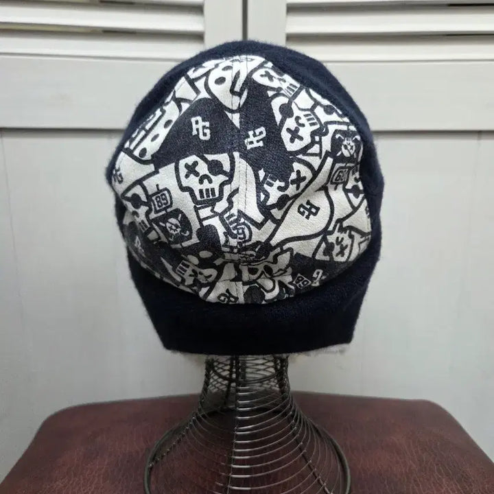 [BUNJANG] Pearly Gates Knit Earflap Hat / 파리게이츠 니트 귀달이 모자