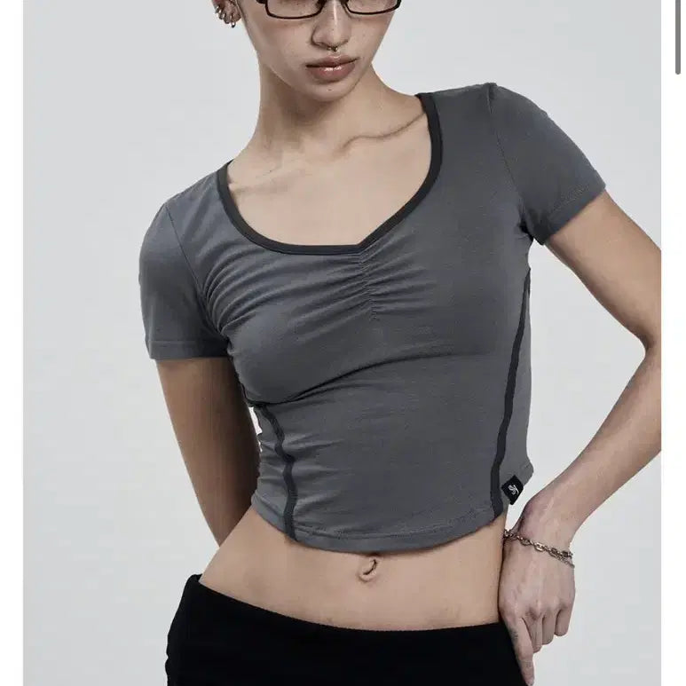 [BUNJANG] SYNERJYN Shirring Square Taping Top / 시너진 셔링 스퀘어 테이핑 탑