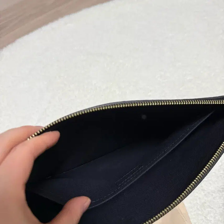[BUNJANG] Louis Vuitton Daily Pouch Monogram Empreinte M62937 / 루이비통 데일리 파우치 모노그램 앙프렝뜨 M62937
