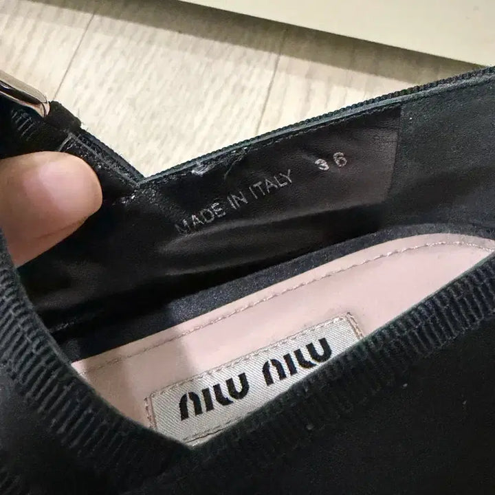 [BUNJANG] Miu Miu Mary Jane Platform Shoes (Size 36) / 미우미우 블랙 메리제인 플랫폼 슈즈 36사이즈