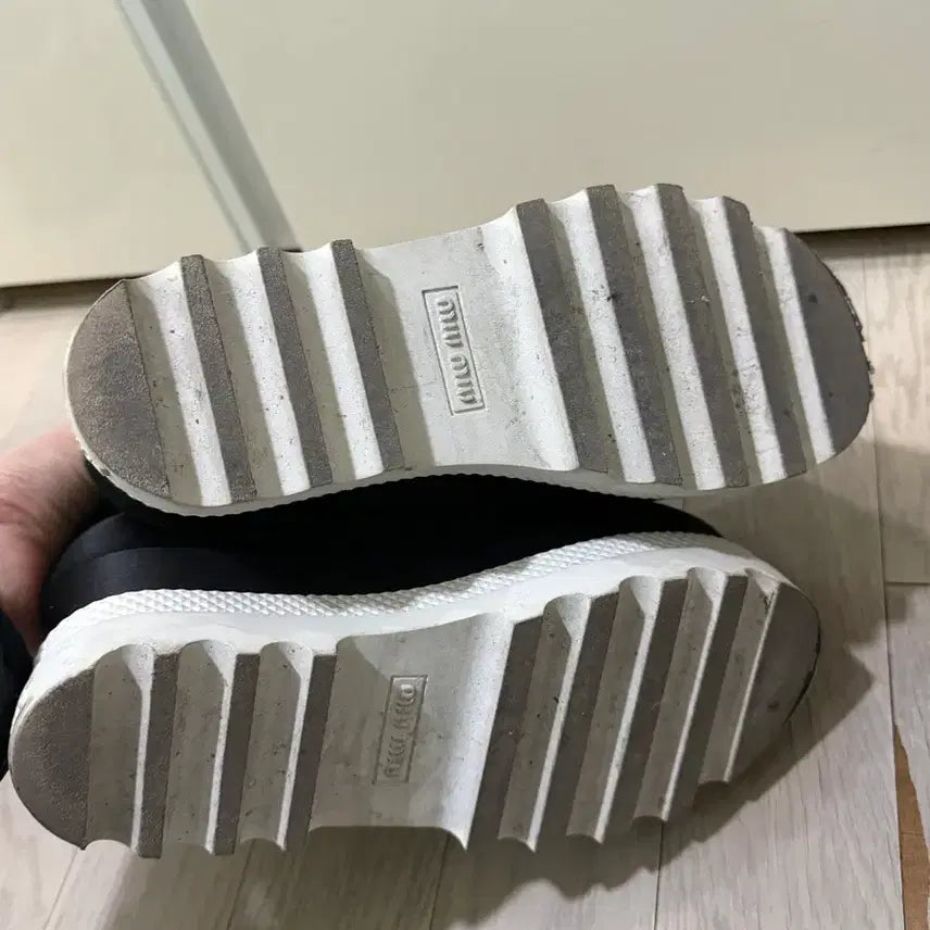 [BUNJANG] Miu Miu Mary Jane Platform Shoes (Size 36) / 미우미우 블랙 메리제인 플랫폼 슈즈 36사이즈