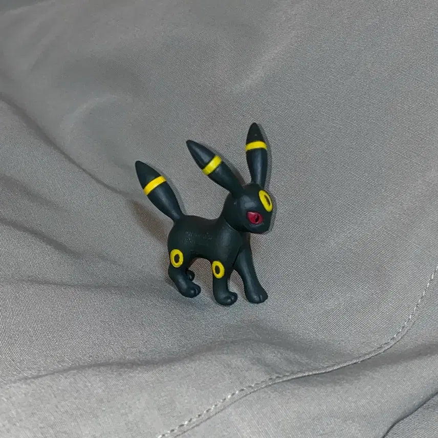 [BUNJANG] Pokemon Umbreon Moncolle EMC Figure / 포켓몬 블래키 몬코레 EMC