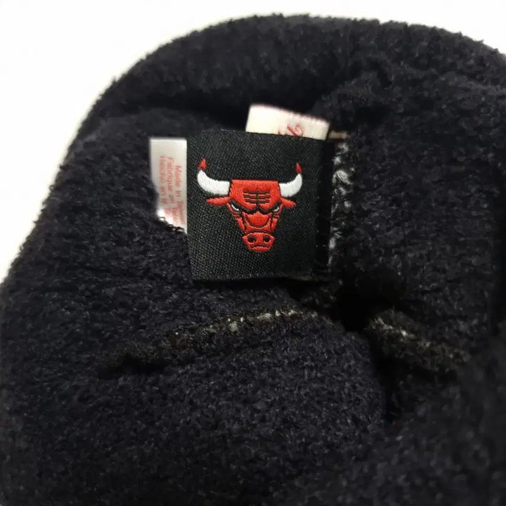 [BUNJANG] Mitchell &amp; Ness Chicago Bulls Beanie / 미첼엔네스 x 시카고불스 방울모자 비니