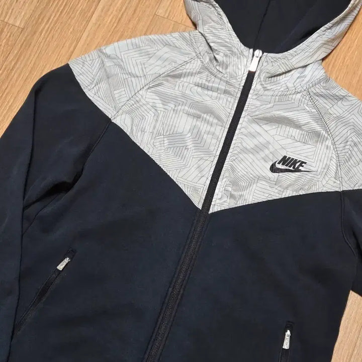 [SOLD OUT] 나이키 우븐 윈드러너 후드 집업 여성