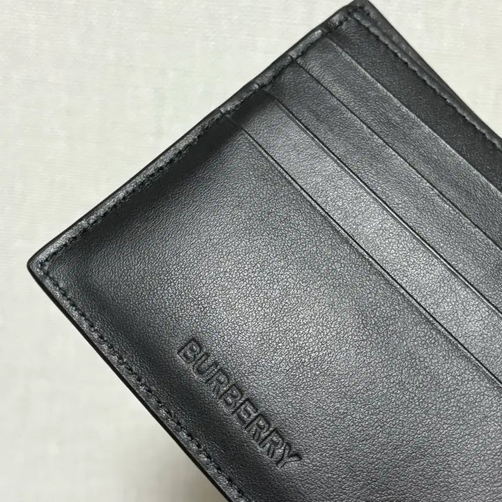 [BUNJANG] Burberry Monogram Men's Wallet / 버버리 모노그램 남성 반지갑 (공홈구매)