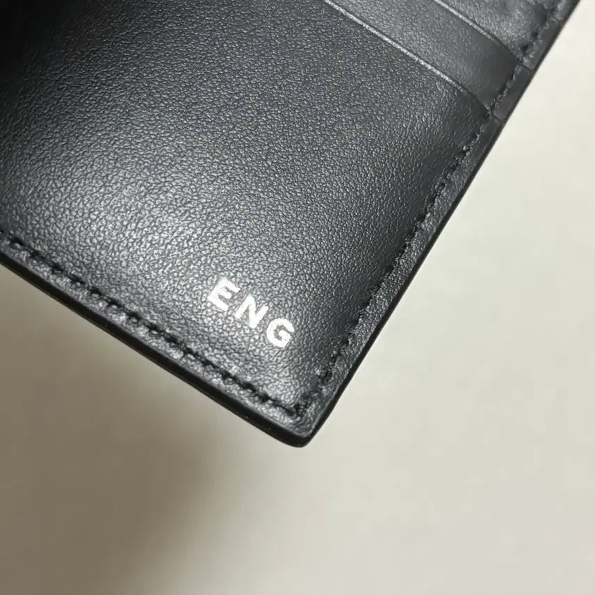 [BUNJANG] Burberry Monogram Men's Wallet / 버버리 모노그램 남성 반지갑 (공홈구매)