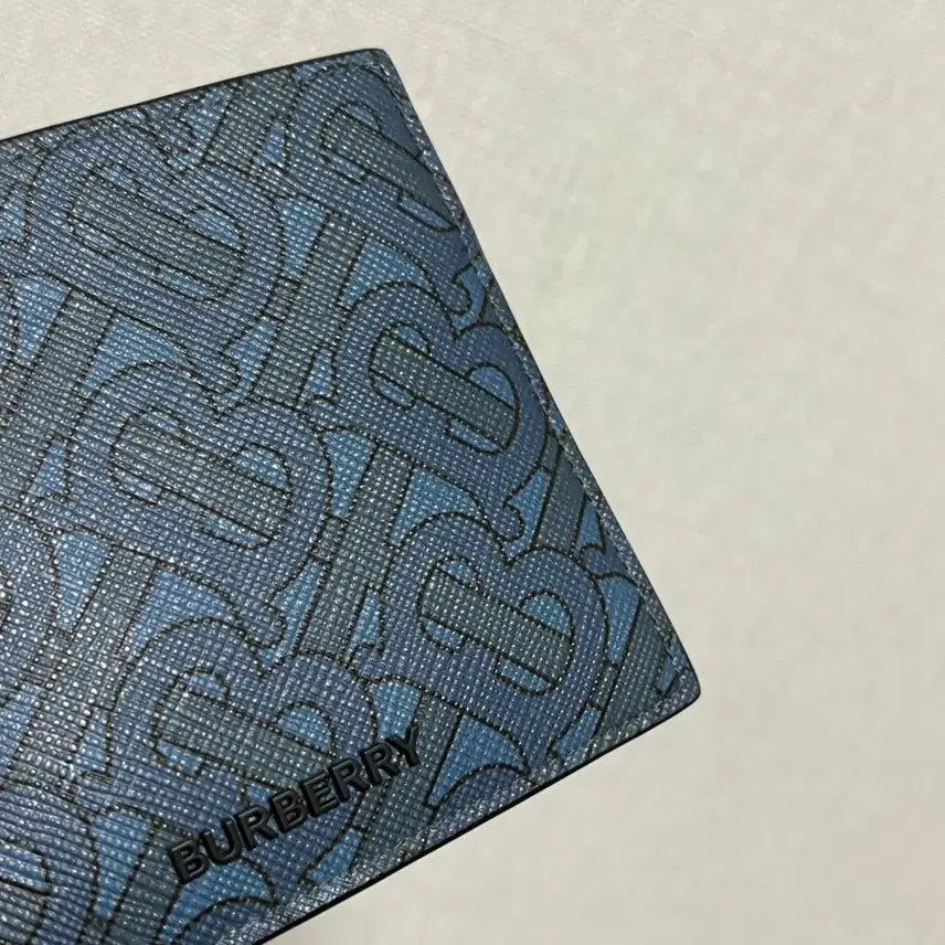 [BUNJANG] Burberry Monogram Men's Wallet / 버버리 모노그램 남성 반지갑 (공홈구매)