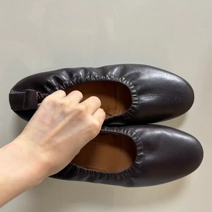 [BUNJANG] Cuern Roma05 Scrunchie Flat 235 / 쿠에른 로마05 스크런치 플랫 235