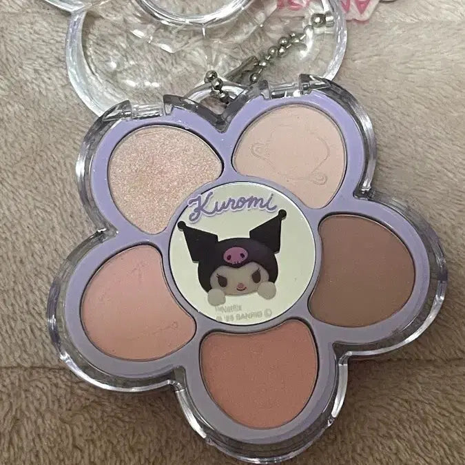 [BUNJANG] Amuse Kuromi Eyeshadow Palette / 어뮤즈 쿠로미 아이섀도우 팔레트