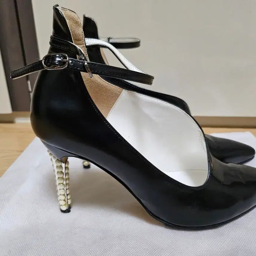 [SOLD OUT] 올리브 핸드메이드 블랙 펌프스힐 245