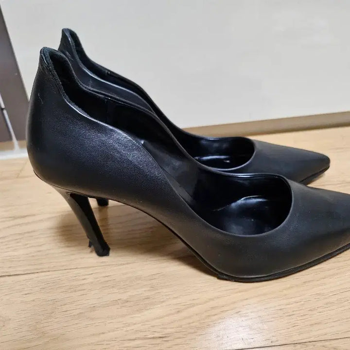 [BUNJANG] Donna Shoes Black Leather Heel Pumps (245mm) / 도나슈즈 블랙 가죽 힐 펌프스245