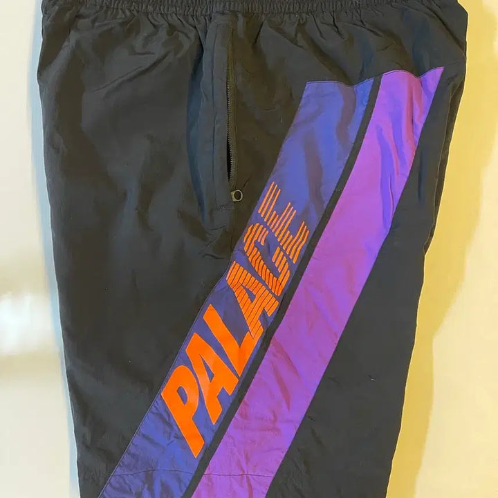 [BUNJANG] Palace Track Shorts XL / 팔라스 트랙 반바지 쇼츠 XL