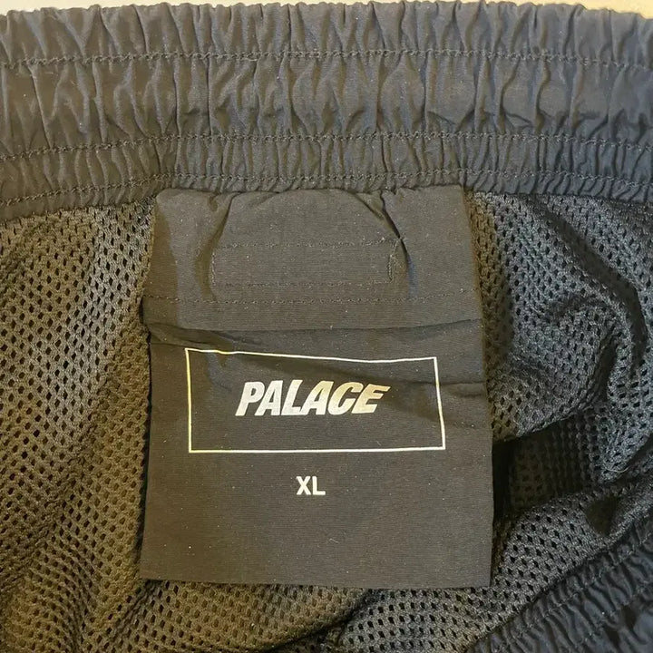 [BUNJANG] Palace Track Shorts XL / 팔라스 트랙 반바지 쇼츠 XL