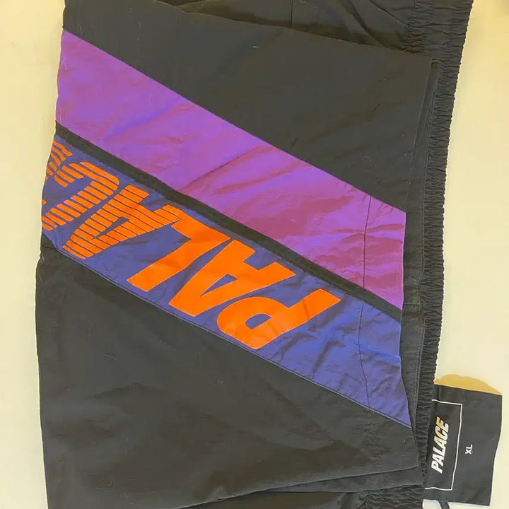 [BUNJANG] Palace Track Shorts XL / 팔라스 트랙 반바지 쇼츠 XL