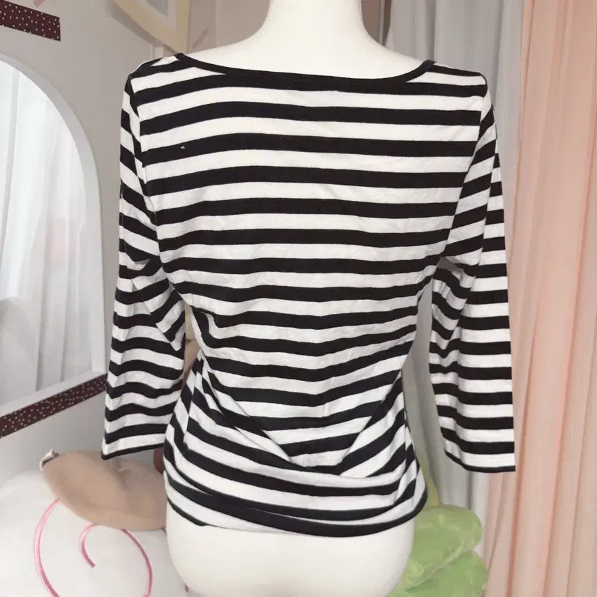 [BUNJANG] Loopy Lace Black Stripe T-shirt / 로걀 레이스 블랙 스트라이프 티셔츠 일브