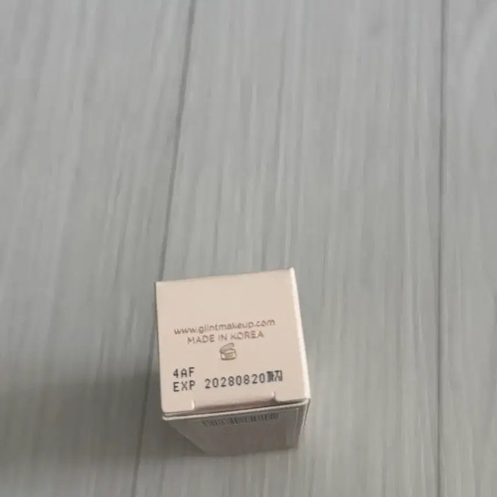 [BUNJANG] Glint Stick Highlighter Milky Moon / 글린트 스틱 하이라이터 밀키문 새상품