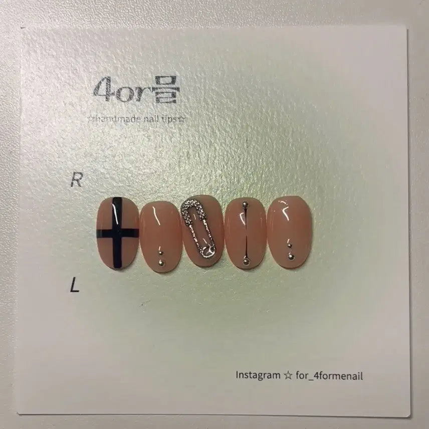 [BUNJANG] Handmade Piercing Nail Tips / 수제네일팁 수제네일 네일팁 힙한네일 피어싱네일 판매 3만원이상반택무료