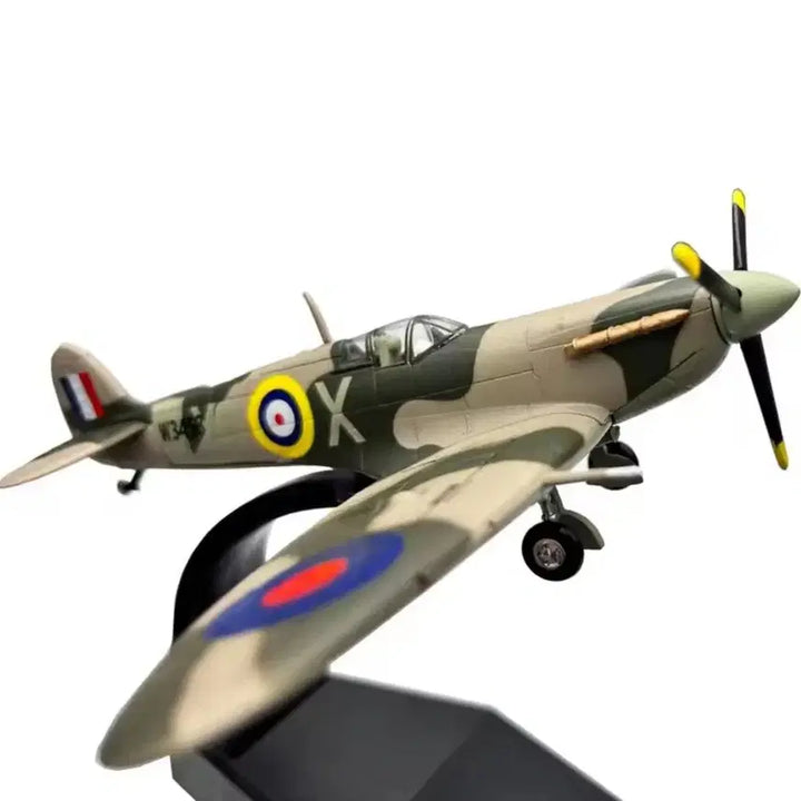 [BUNJANG] Metal Spitfire Fighter Model Figure / (금속) 스핏파이어 전투기 모형(피규어) 팝니다.