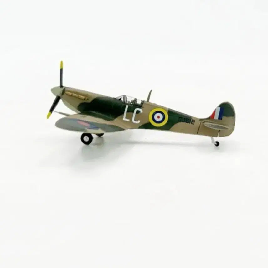 [BUNJANG] Metal Spitfire Fighter Model Figure / (금속) 스핏파이어 전투기 모형(피규어) 팝니다.