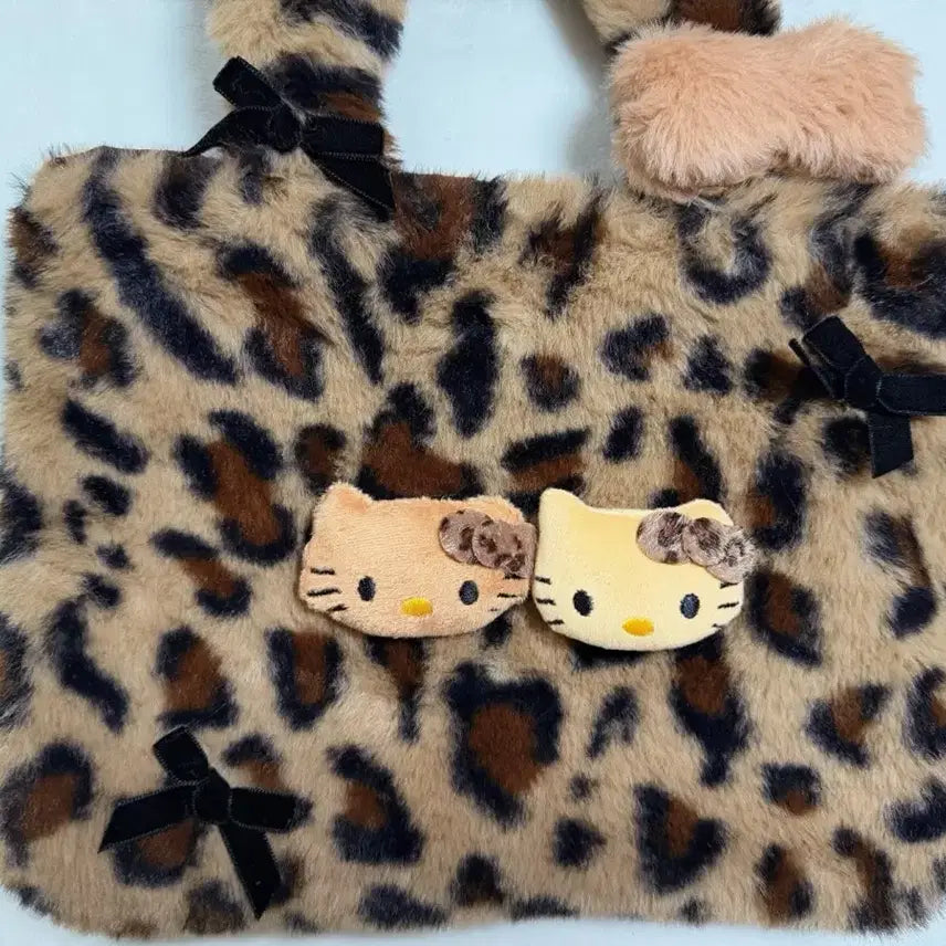 [BUNJANG] Hello Kitty Leopard Print Fur Bag / 호피 헬로키티 털가방