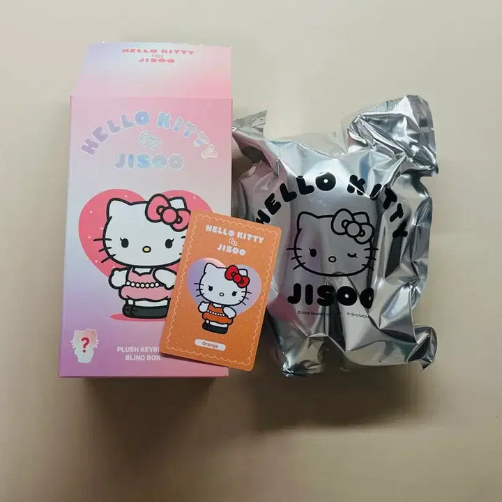 [BUNJANG] Hello Kitty Jisoo Collaboration Doll Keychain Orange / (미개봉)헬로키티 지수 콜라보 인형 키링 오렌지