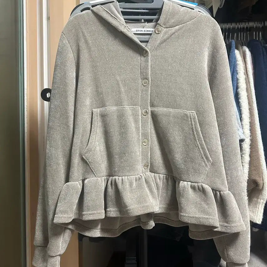 [BUNJANG] Mobb and Logie Hooded Frill Cardigan / 모브앤로지 후드 프릴 가디건 새상품