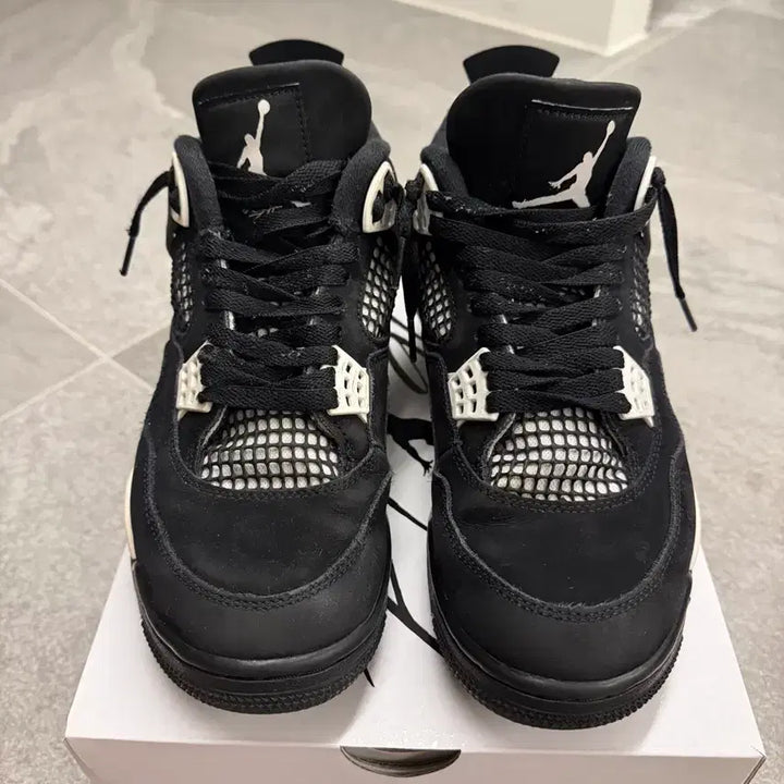 [BUNJANG] Jordan 4 White Thunder Sneakers / 조단 4 화이트 썬더 265 Jordan 4 White Thunder