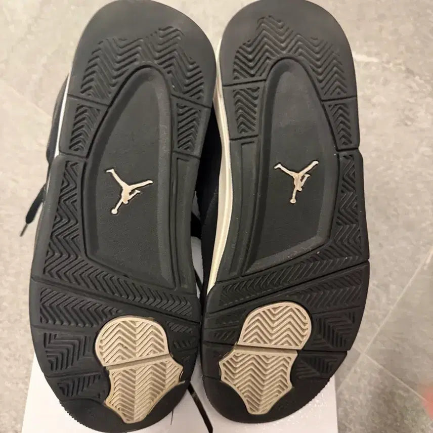 [BUNJANG] Jordan 4 White Thunder Sneakers / 조단 4 화이트 썬더 265 Jordan 4 White Thunder
