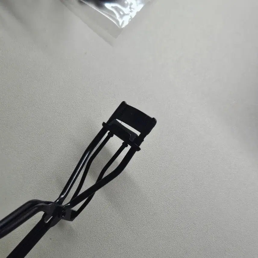 [BUNJANG] Eyelash Curler Bundle Set / [일괄] 뷰러 블랙/로즈골드 + 리필 고무